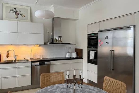 Nybyggd 3:a nära city med parkering