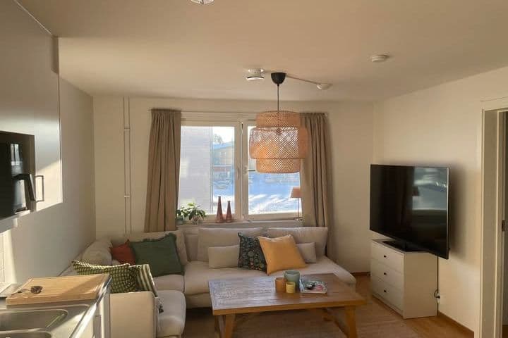 Möblerad 2a nära uni uthyres tillfälligt